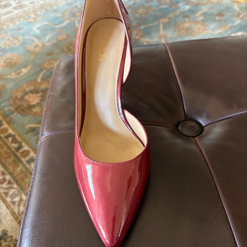 Purchased for a specific occasion. Worn once.
